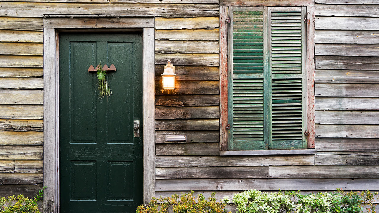 No Front Porch? 5 Easy Ways to Make Your Front Door More Inviting Steve Ruiz