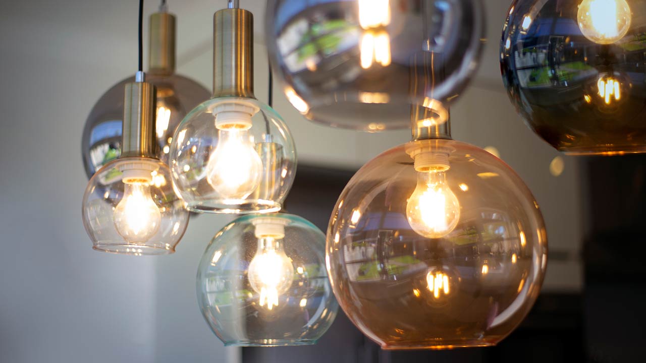 Featured image for Designer’s Secrets: Master the Art of Interior Lighting at Home article