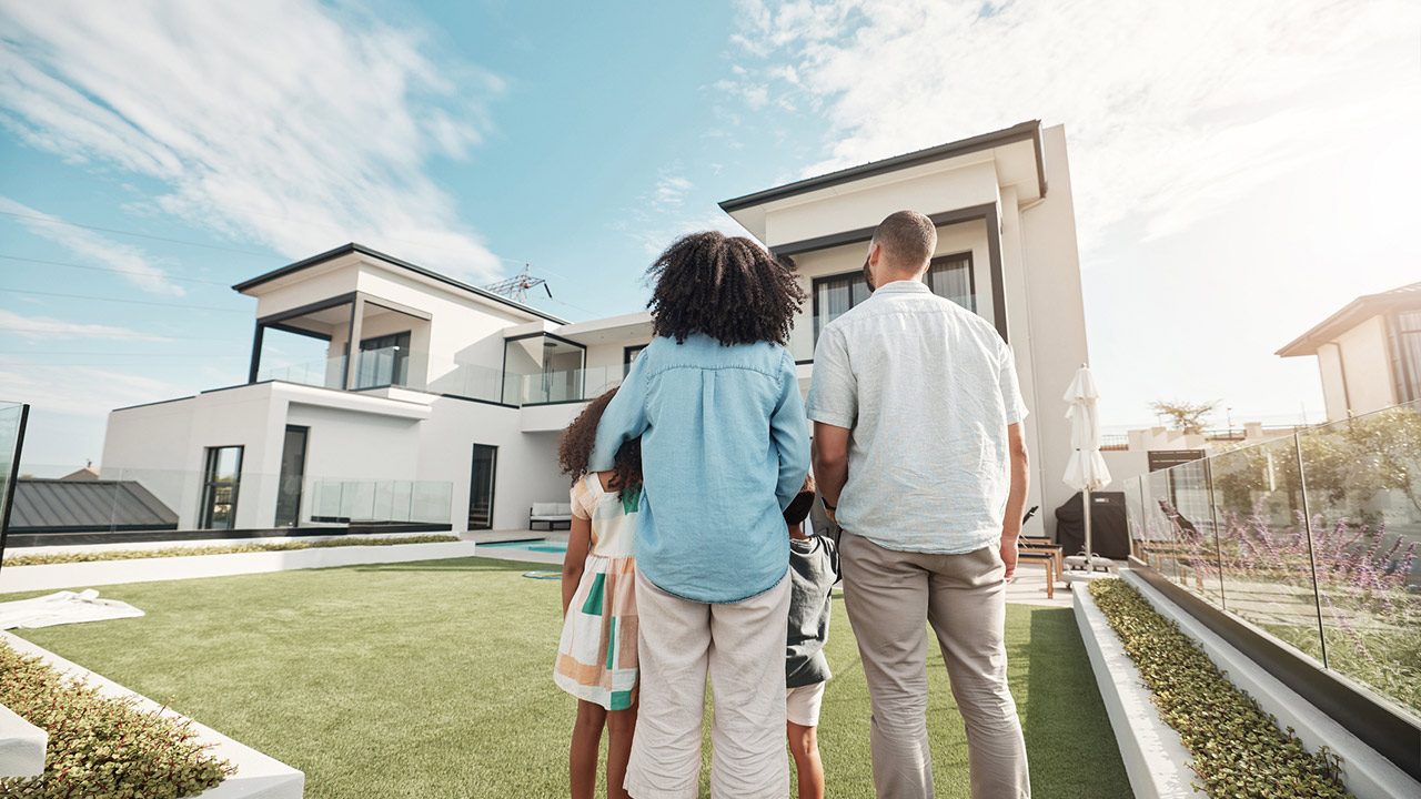 Summer Selling Secrets: Attract More Buyers This Season Featured image for Summer Selling Secrets: Attract More Buyers This Season article